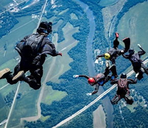 Formation Skydiving 4-way