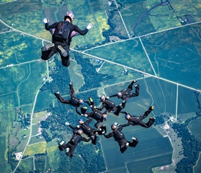 Formation Skydiving 8-way