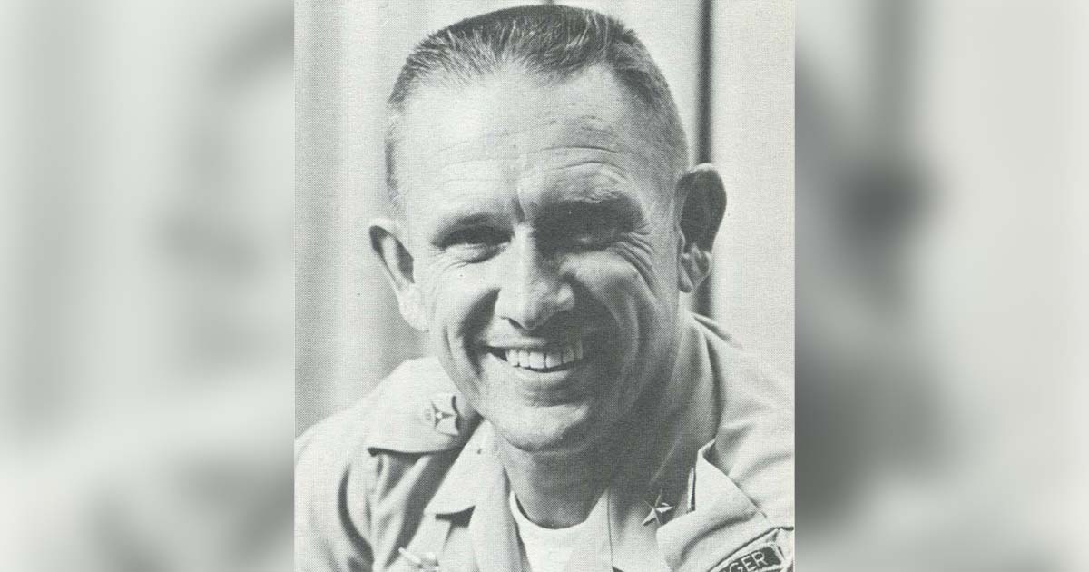 Major General Singlaub, Former USPA Board Member and Decorated Military Parachutist, Dies at Age 100